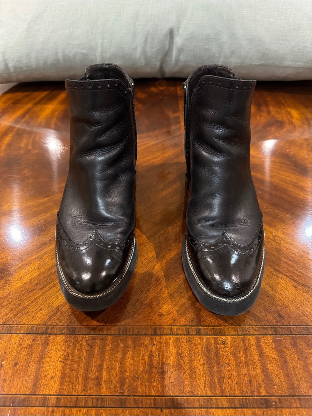 Apostrophe Black Leather Chukka Wingtip Boots